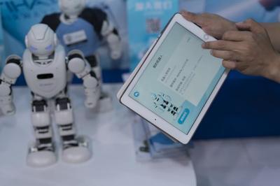 UBTECH攜手編程機器人，為開學(xué)季獻(xiàn)上最佳智能禮物